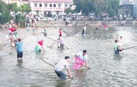 时！他们这样过的中秋澳门新葡京明月共此(图2)