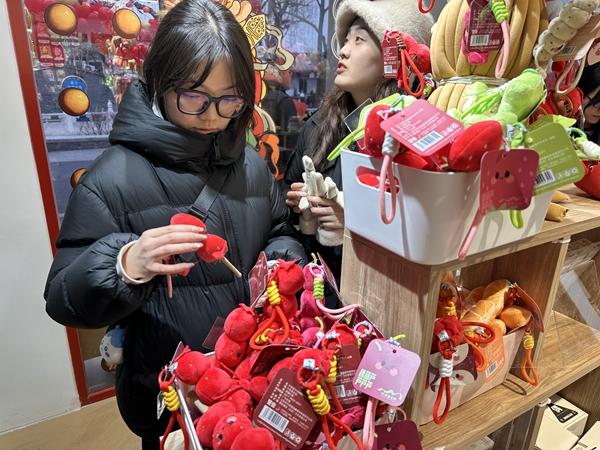 “IP宇宙”对抗“爆款速朽”澳门新葡京一群文化造梦者用