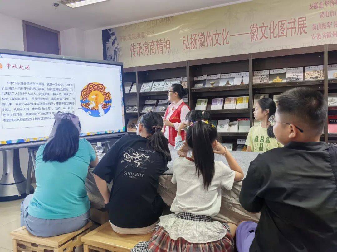 ——中徽博双节活动相继举办新葡京织锦映华诞玉兔寄情思(图4)