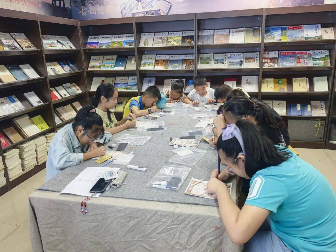 ——中徽博双节活动相继举办新葡京织锦映华诞玉兔寄情思(图5)